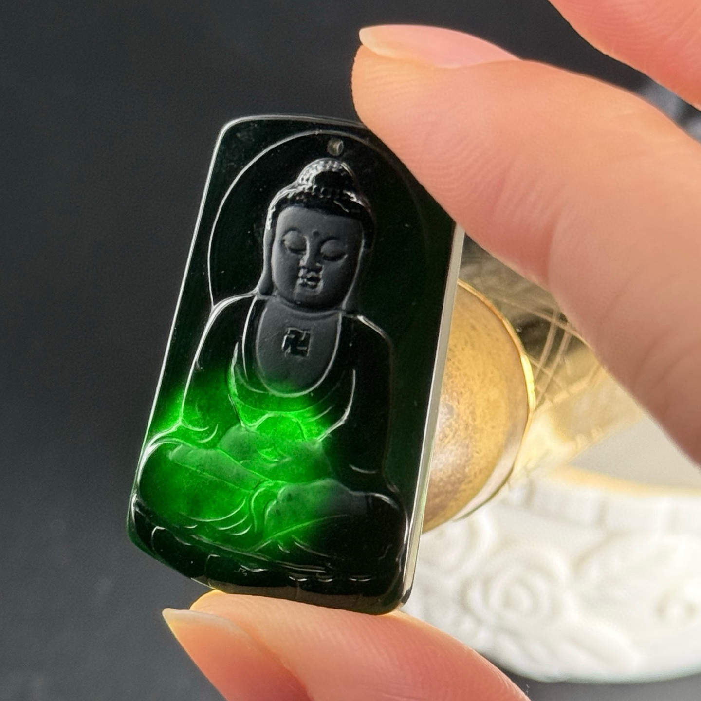 精品墨翠大日如来 尺寸34.4