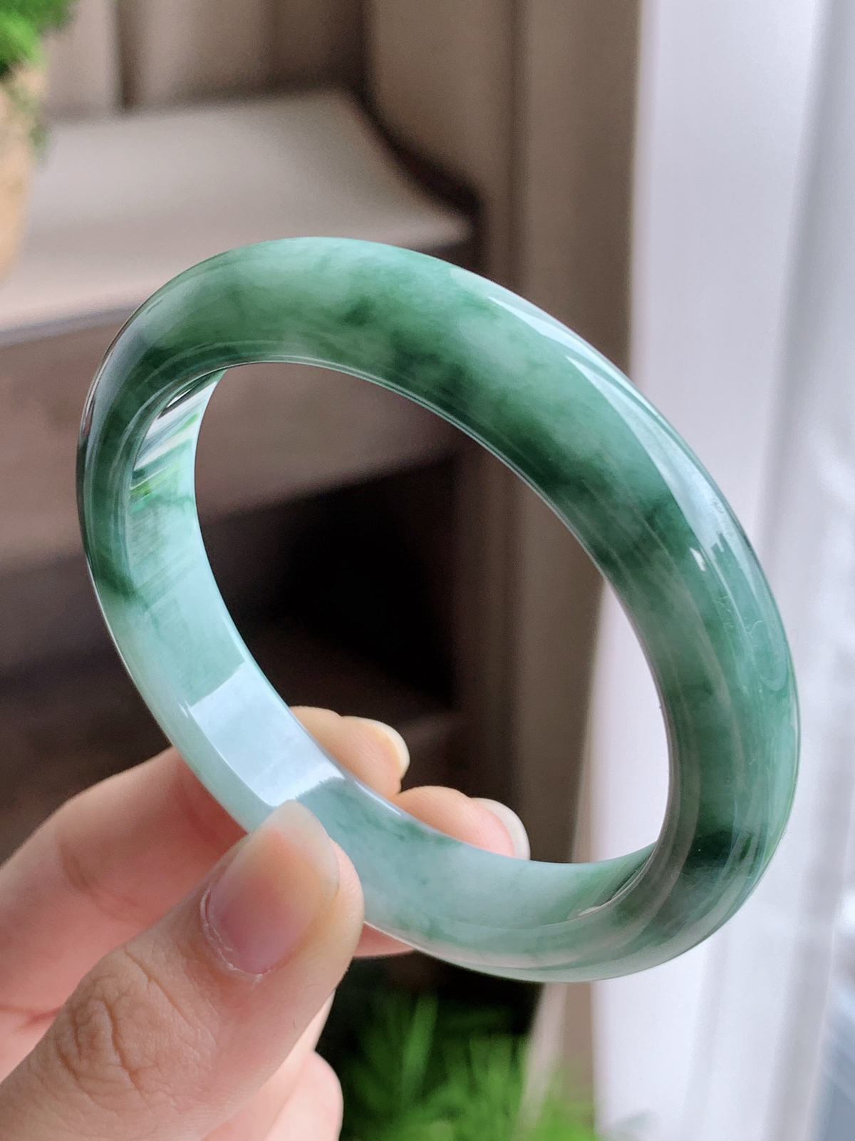 【手镯】正圈 圈口 55 56
【尺寸】55.5-11.4-7.4
【说明】冰飘花 青山云雾 种老