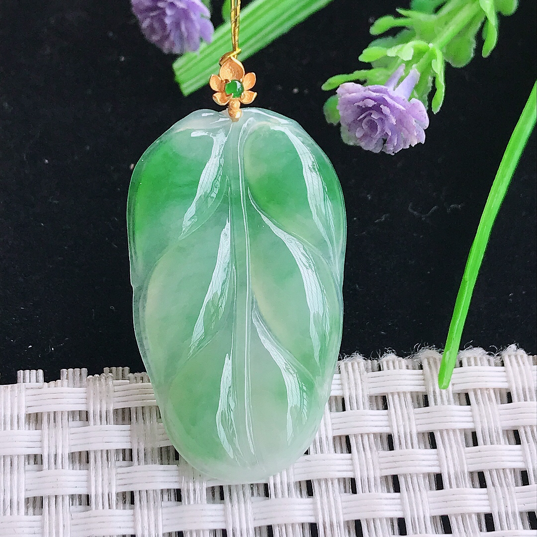 实拍A货翡翠35/21/3.8老坑18k金镶嵌冰阳绿叶子吊坠翡翠玉挂件