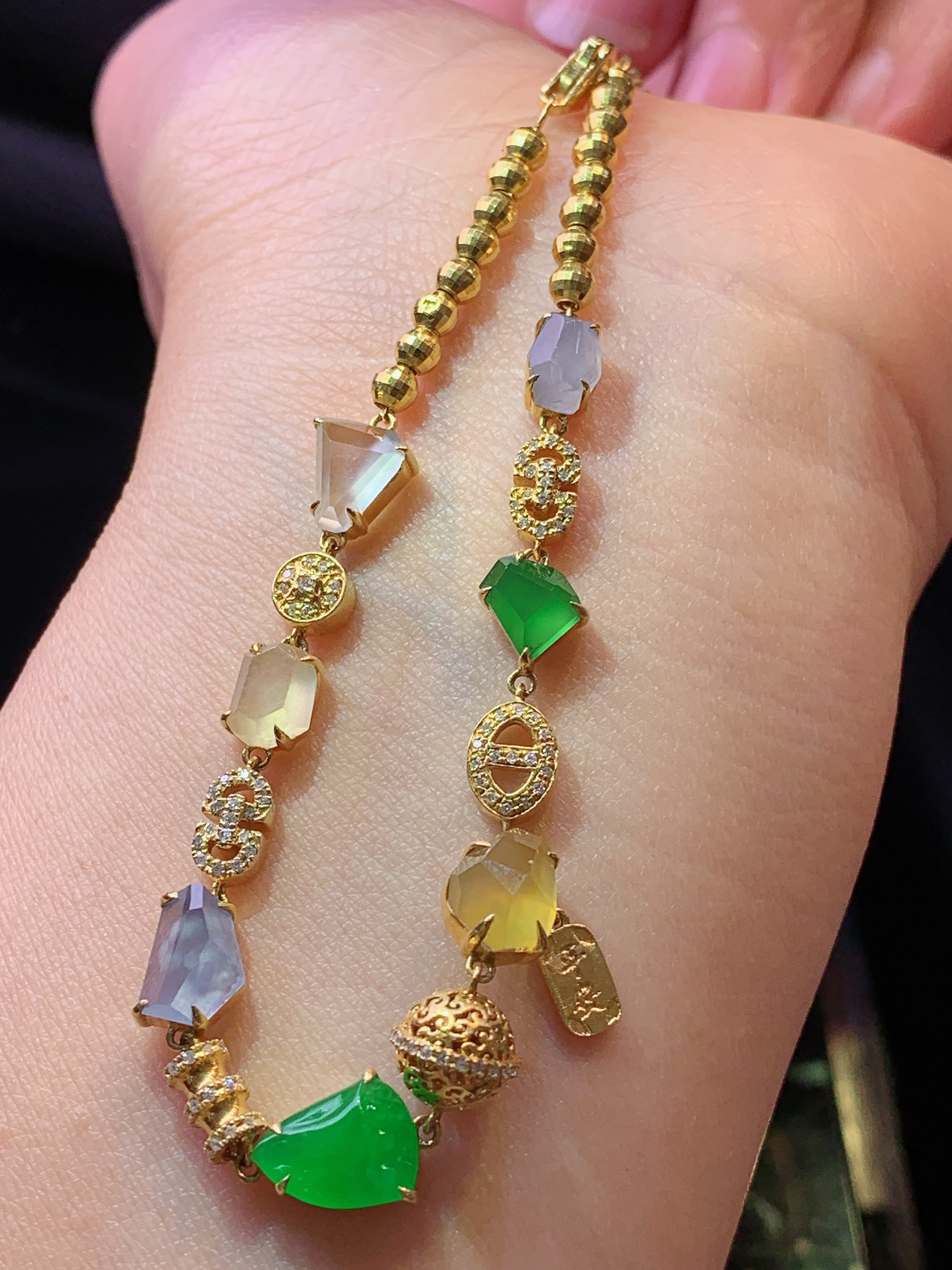 18k金钻镶嵌多彩随形手链 玉质细腻 色泽艳丽清新 水润亮眼 整体尺寸180*7.7*4.2L3