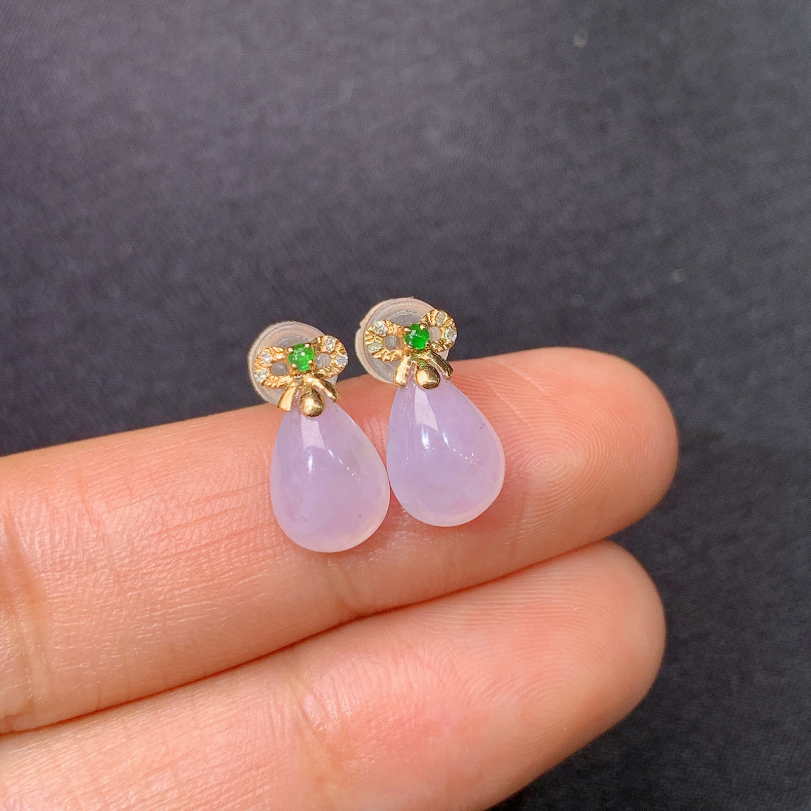 淡紫罗兰水滴耳钉，18k金镶嵌，温润细腻，颜色鲜艳，Xyg 尺寸9.2*6.1*3.3
