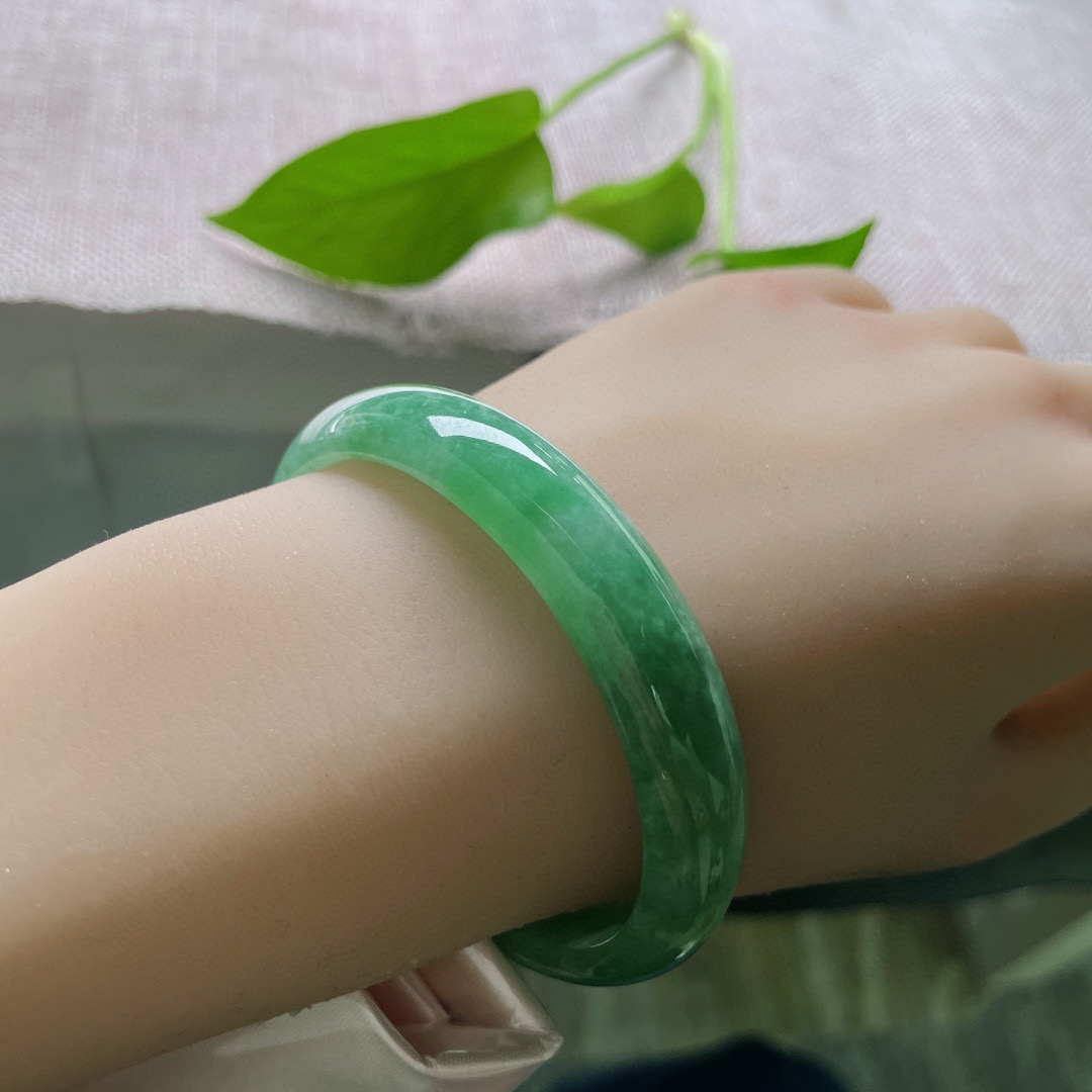 56.8（47.8）/12.7/6.2，绿底贵妃，满色洋溢着青春与活力，光芒万丈，有纹