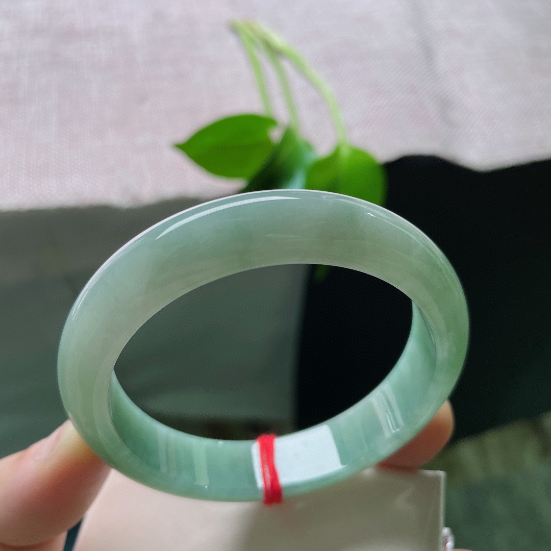 54/12.4/7.5，油绿正圈，水润细腻，油润有光泽，闭月羞花，