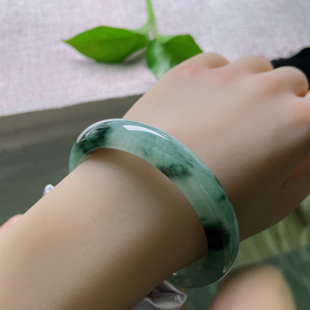 57.2/11.4/8.4，飘花，水润，细腻，贵气，优雅，甜美，雍容华贵，完美