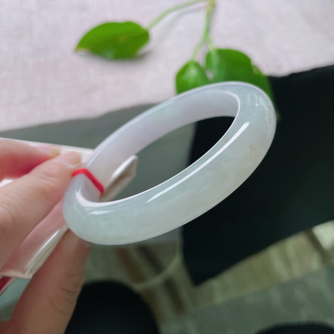 57.8/11.5/9，淡绿淡紫正圈，质地温润细腻，种老，上手知性，优雅，完美，