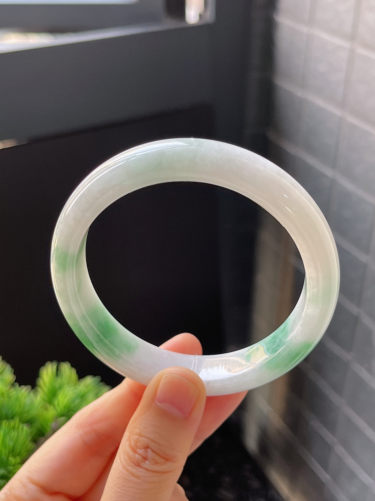 正圈57.9，翡翠手镯