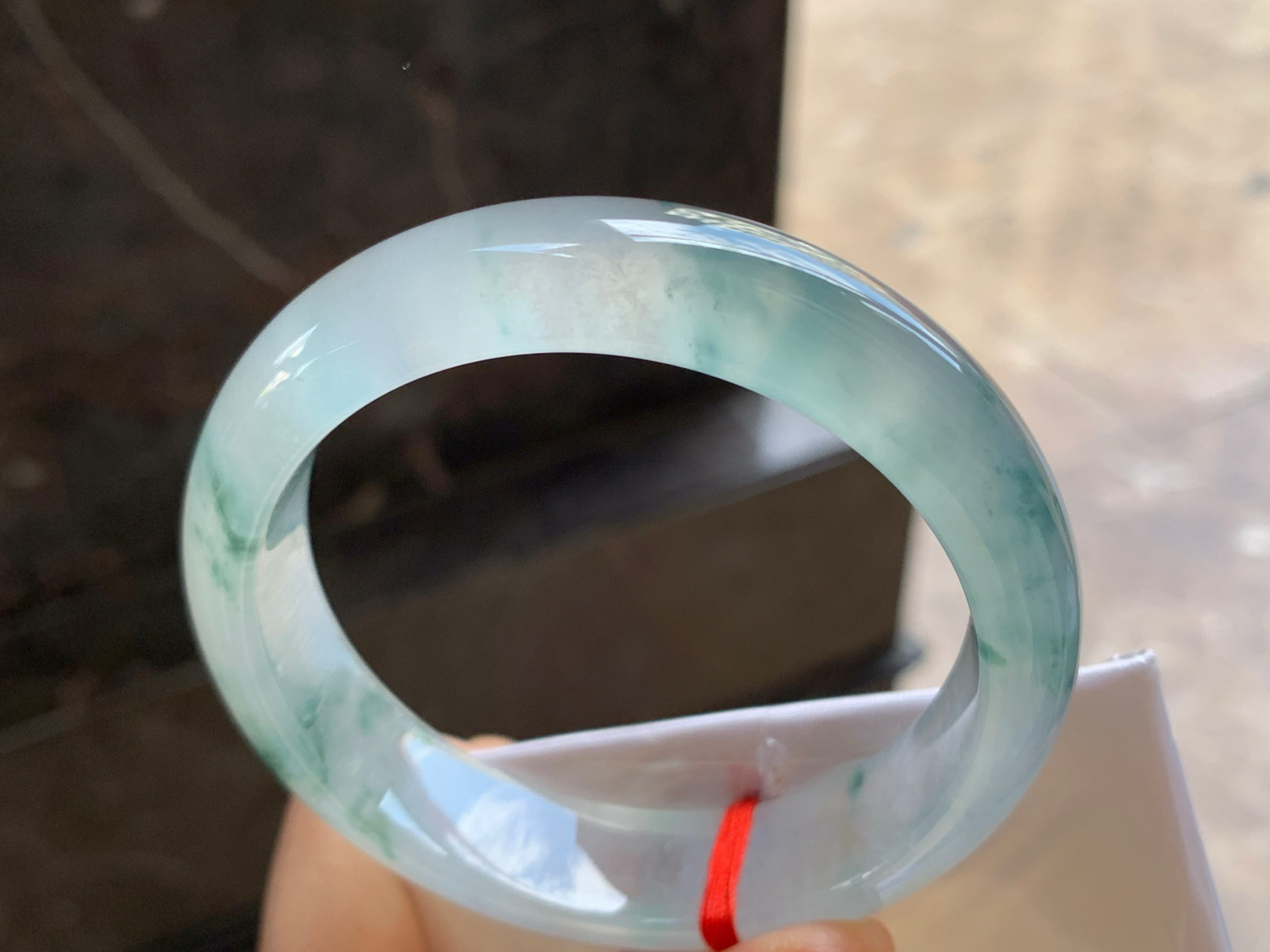 57-14.6-8.2

高冰蓝花手镯^_^透亮