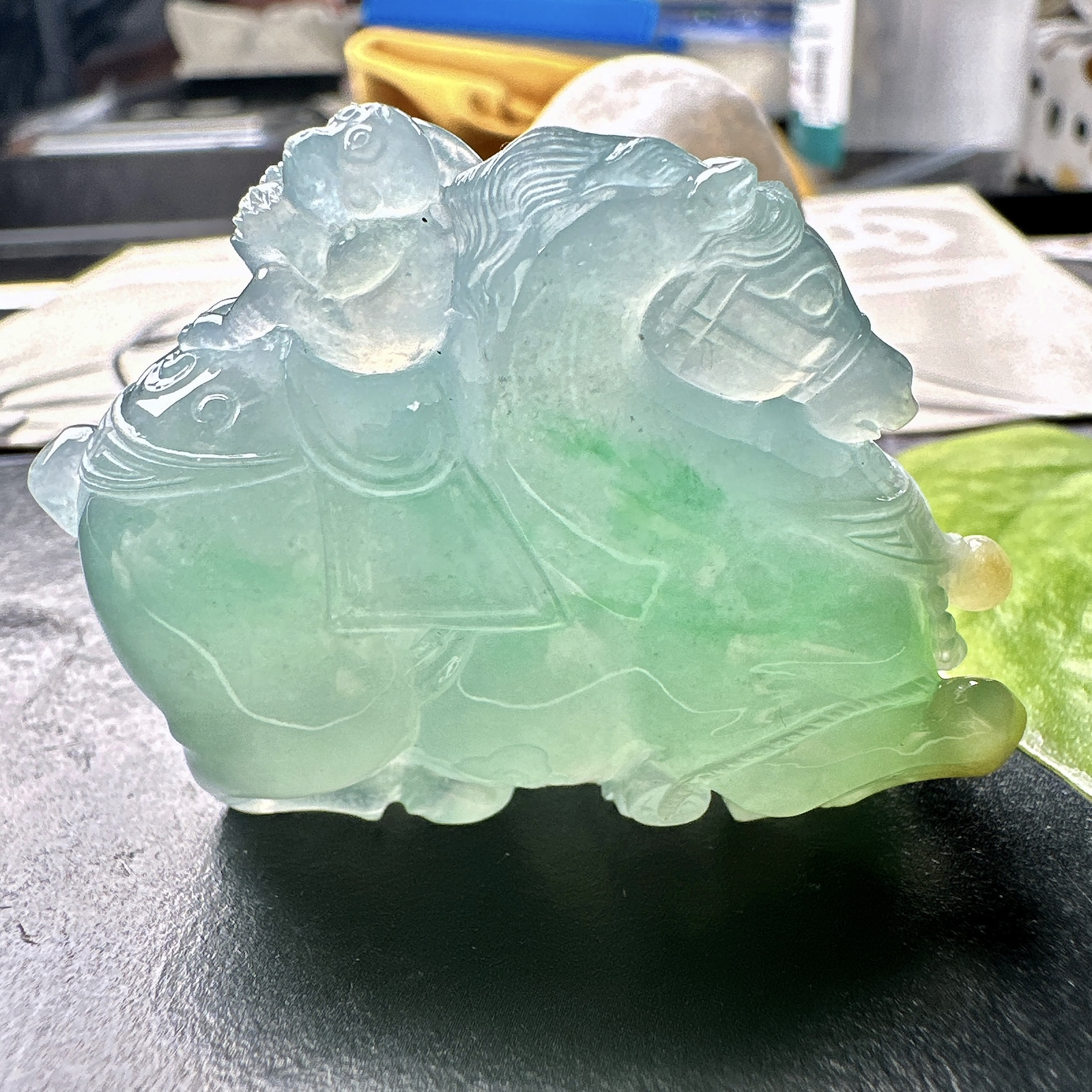 【冰种黄加绿唐马吊坠】马上封侯，种质上乘，质地细腻起胶感，冰感十足