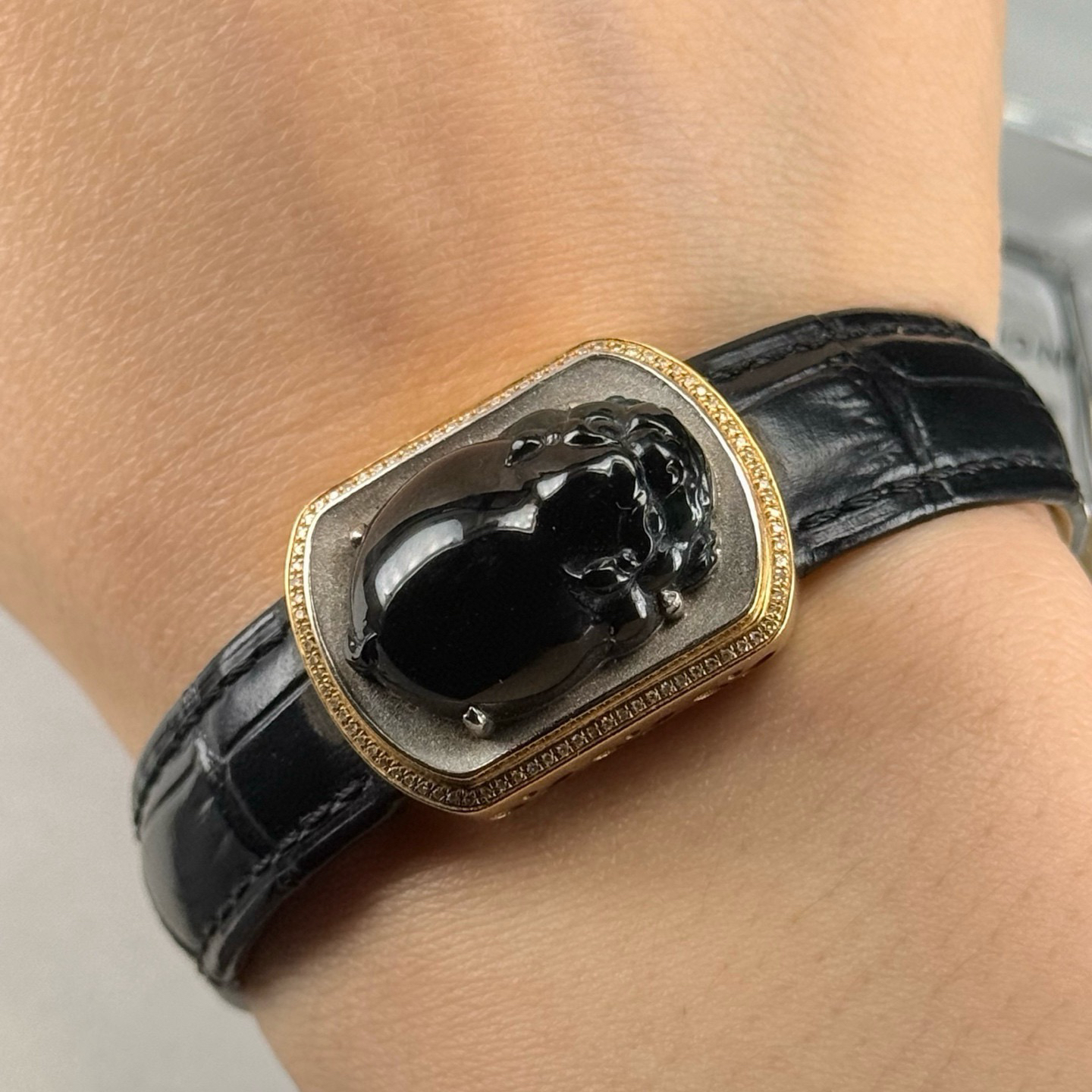 精品18k墨翠手环 种好色正 黑度极好 打灯通透 油性十足 尺寸22