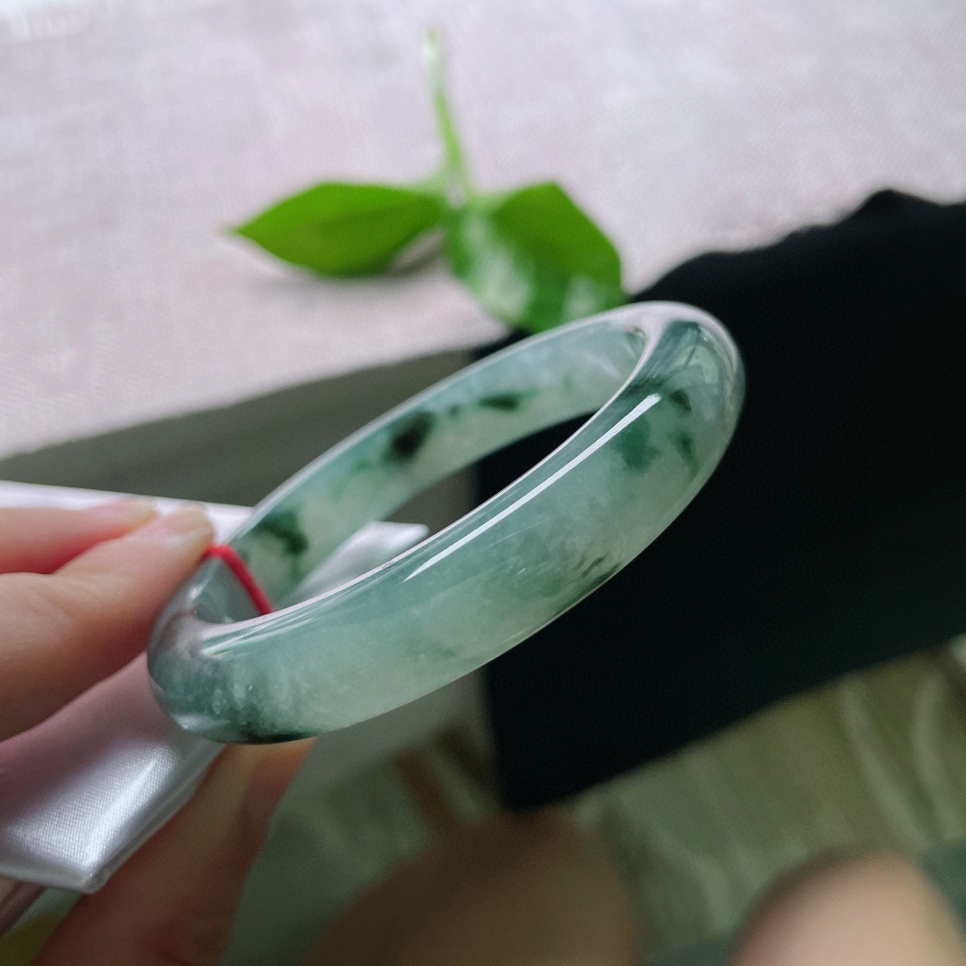 57.2/11.4/8.4，飘花，水润，细腻，贵气，优雅，甜美，雍容华贵，完美