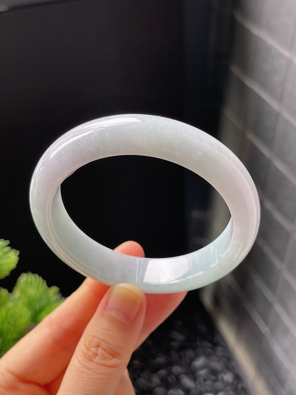 正圈55.2圈口，翡翠糯化种淡绿色手镯