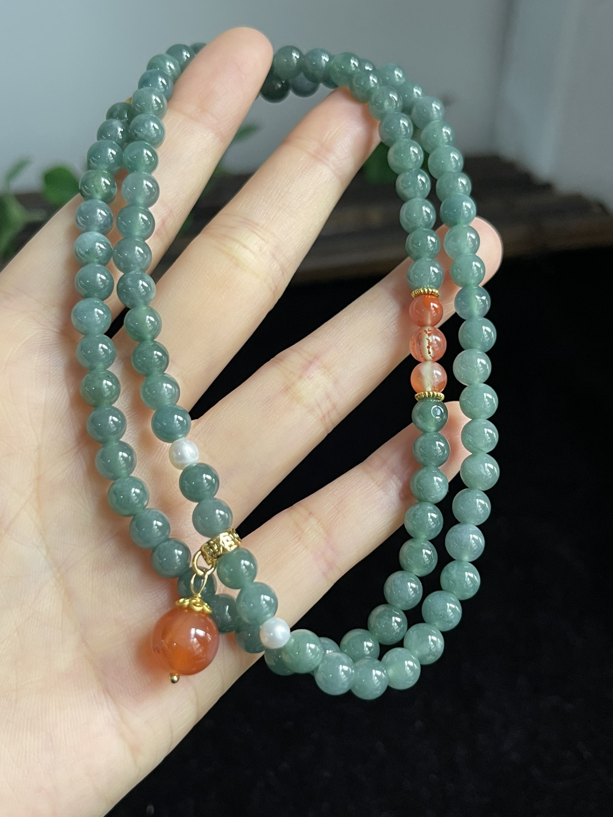 翡翠项链，配珠为南红玛瑙，可做项链，可做手链