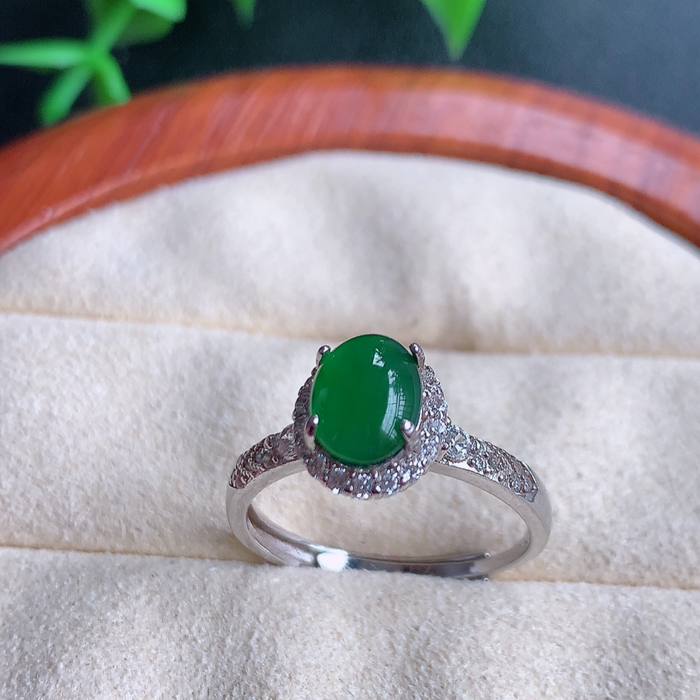 冰润满绿精美环形翡翠戒指  玉质细腻  冰清玉润  飘花灵动  颜色漂亮  W481.21   内径