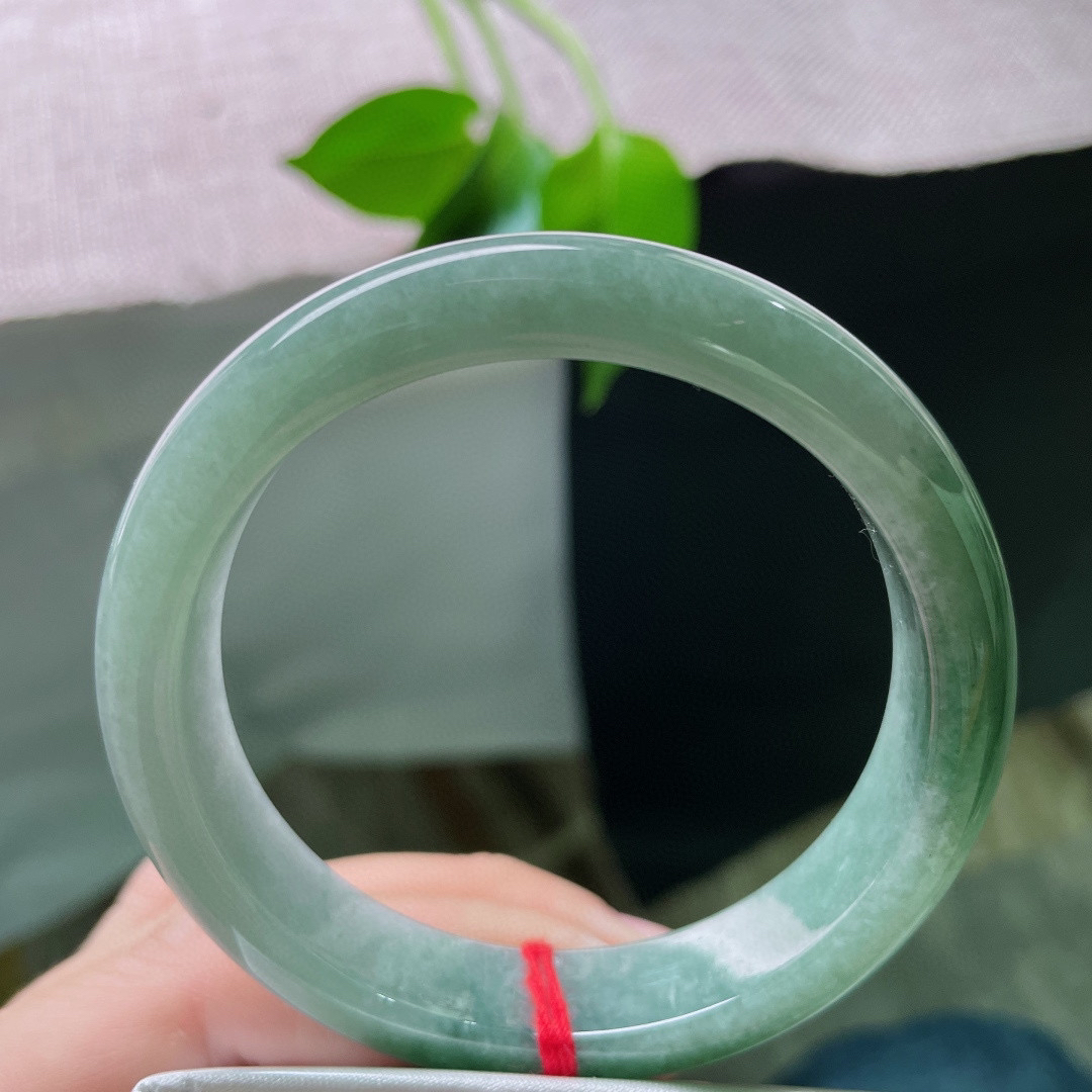 55.3/12.5/7.7，油青正圈，水头好，种老，佩戴沉稳，有内涵，无纹裂