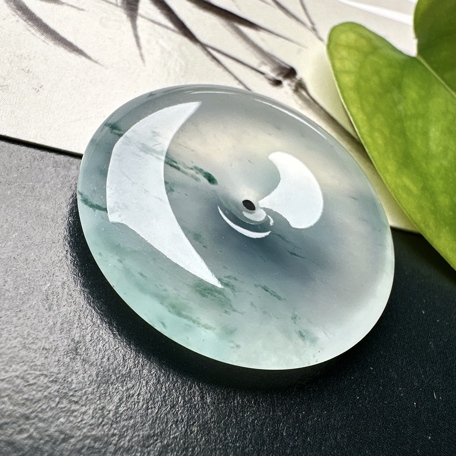 【冰种飘花平安扣】质地细腻冰润，品质很好，冰感十足，胶感明显，收藏品质。