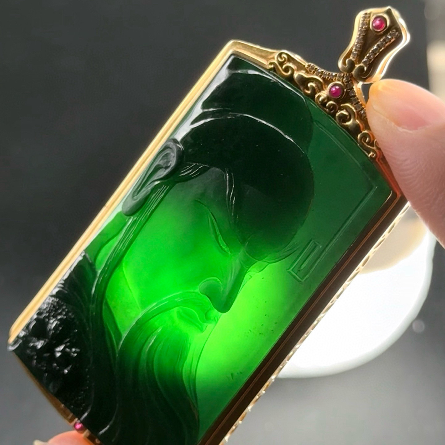 18k墨翠关公 种好色正 黑度极好 打灯通透 油性十足 雕工精湛 尺寸74.1