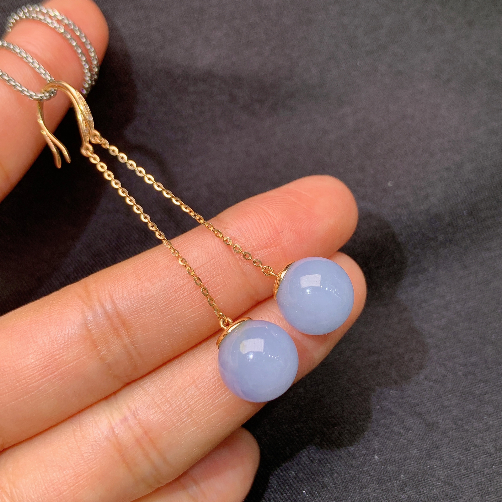 紫罗兰圆珠耳坠，18k金镶嵌，温润细腻，颜色鲜艳，By1 直径10.7