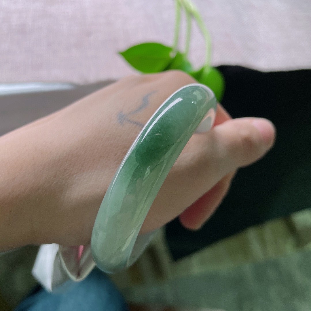 526/12.2/8.5油青正圈，半山水有相逢，水润，细腻，贵气，皮纹，