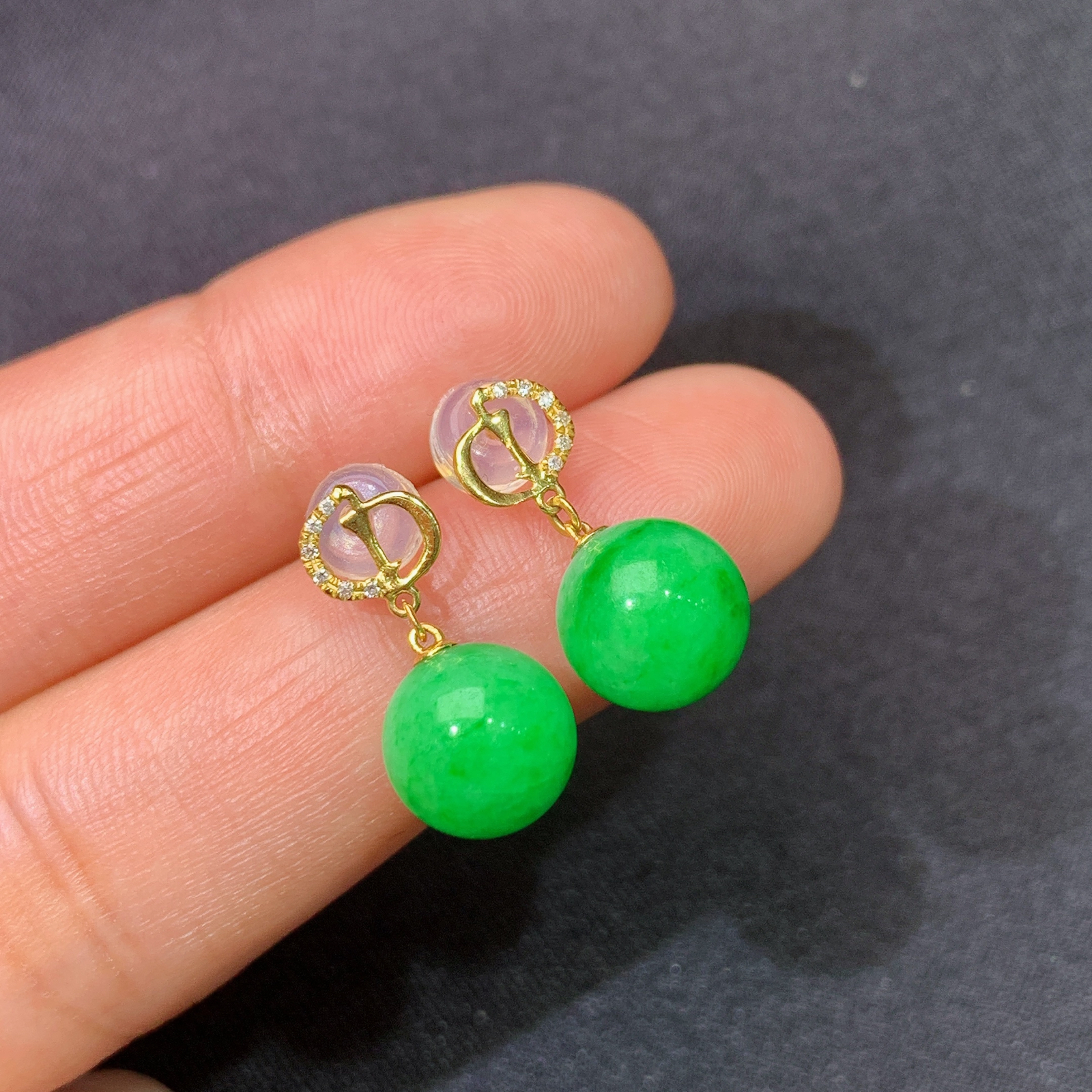 阳绿圆珠耳坠，18k金镶嵌，简约时尚，冰润色阳，种水足，Xyg 尺寸8.5