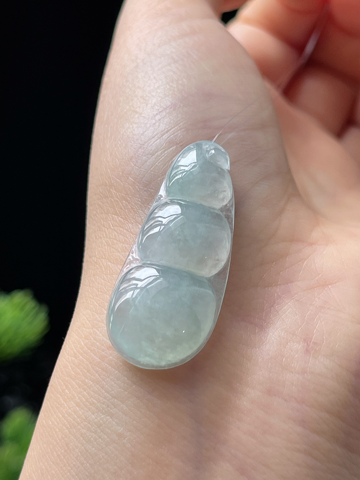 翡翠冰糯种淡绿色四季豆挂件