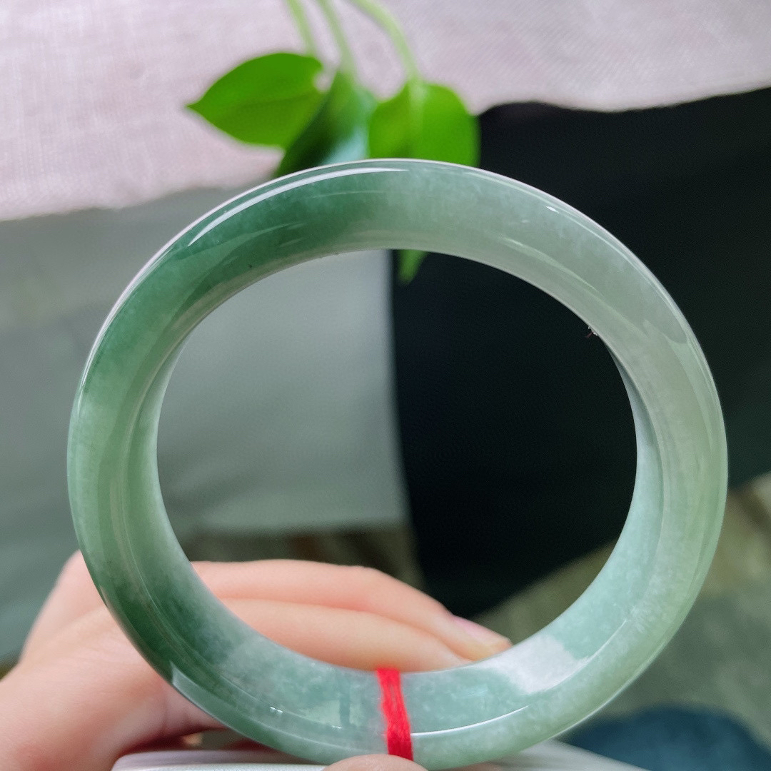 55.3/12.5/7.7，油青正圈，水头好，种老，佩戴沉稳，有内涵，无纹裂