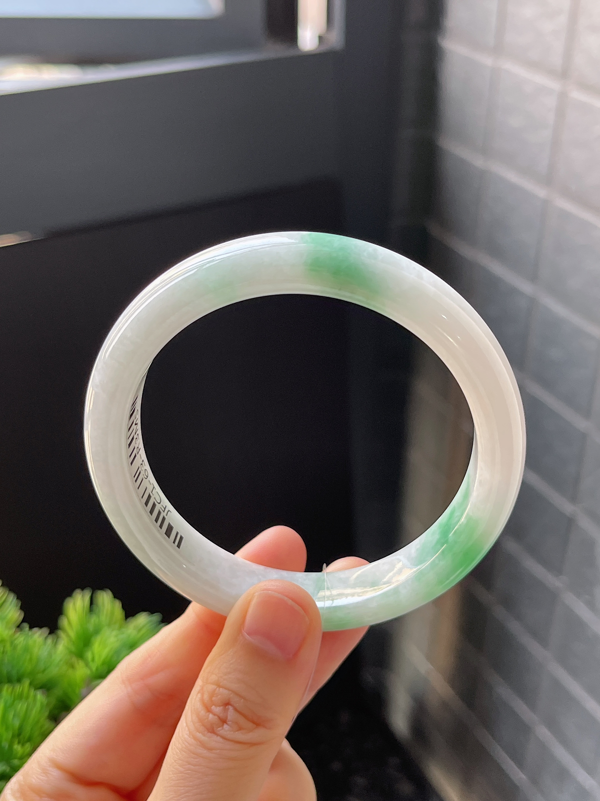 正圈57.9，翡翠手镯