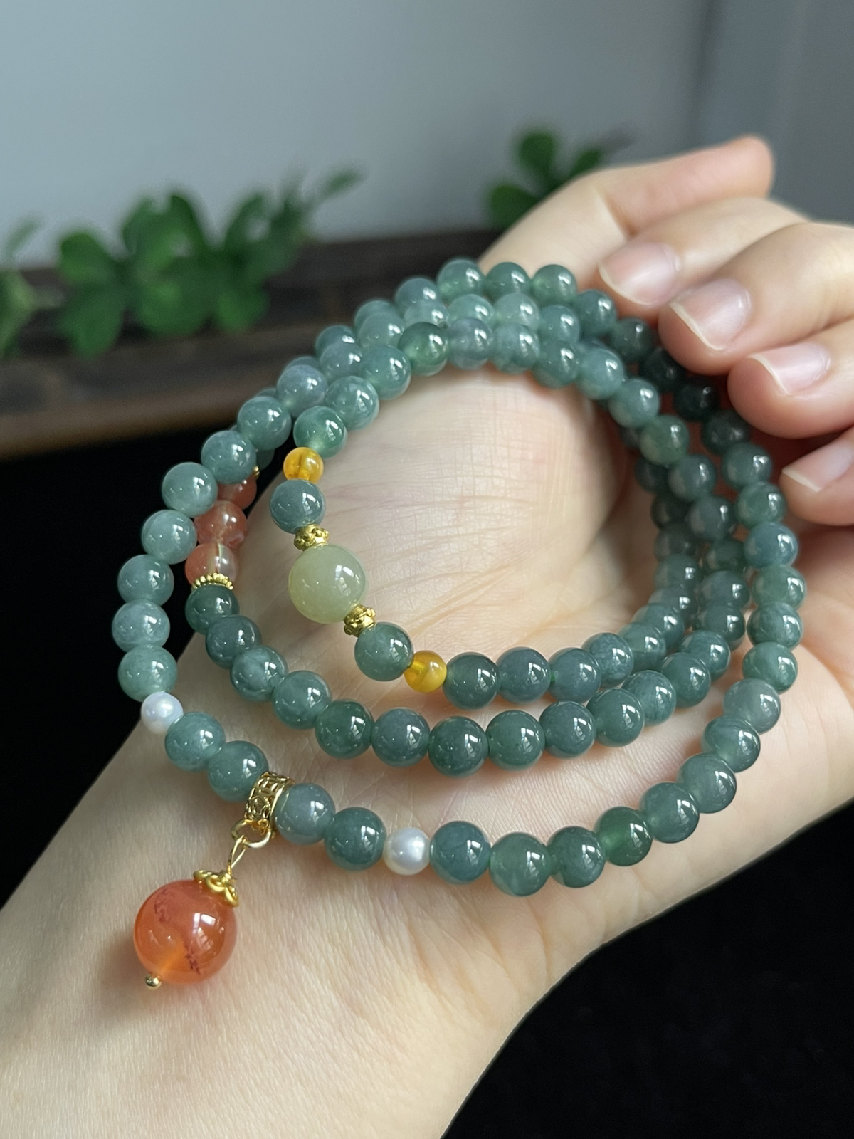 翡翠项链，配珠为南红玛瑙，可做项链，可做手链