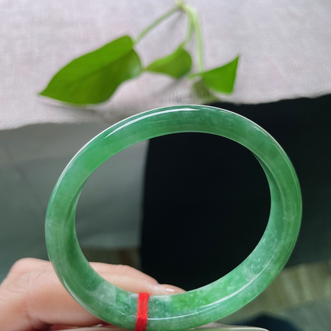 56.8（47.8）/12.7/6.2，绿底贵妃，满色洋溢着青春与活力，光芒万丈，有纹