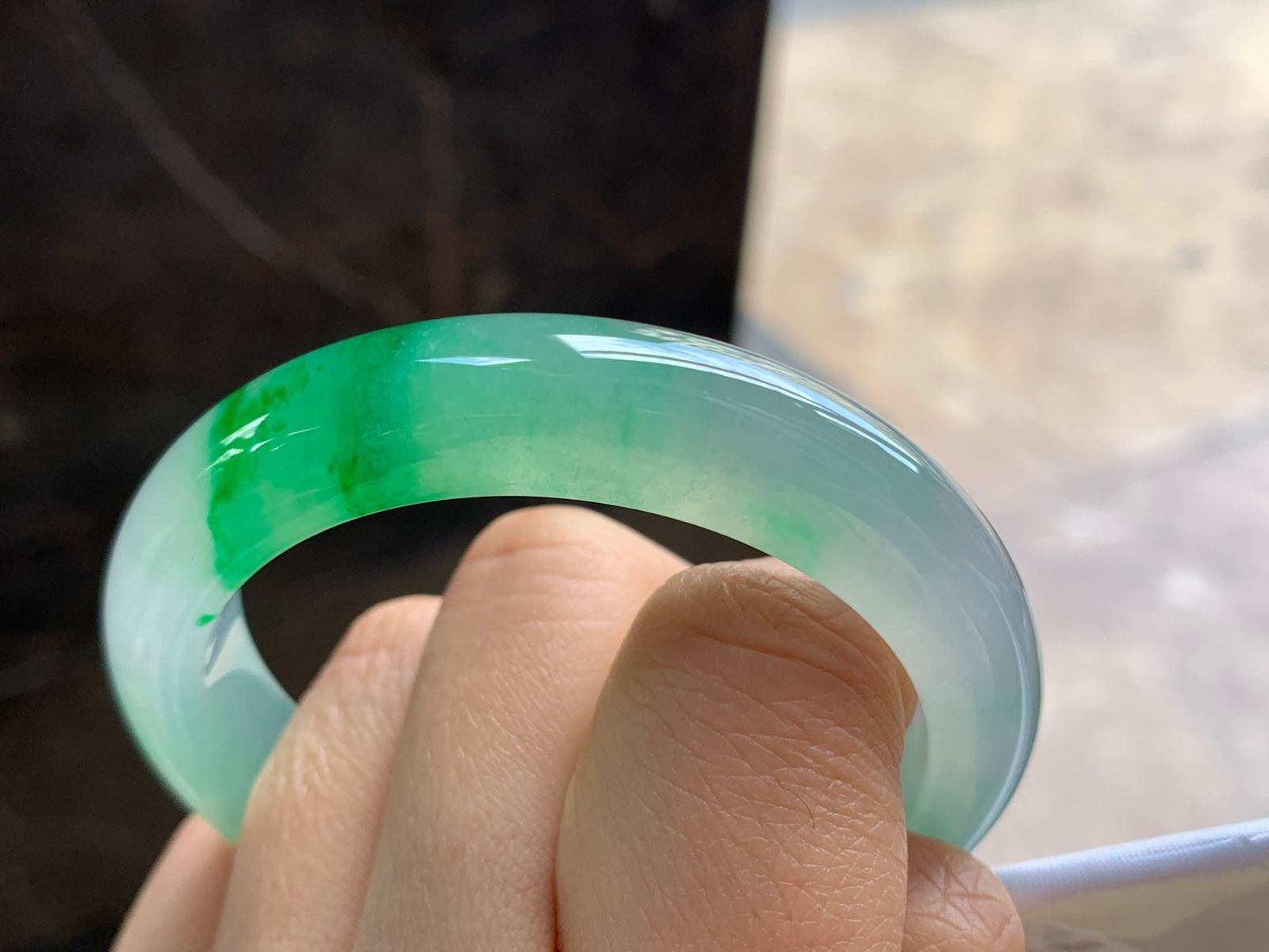 51-11.5-8.1

冰种带色手镯^_^鲜艳 亮眼 种水好