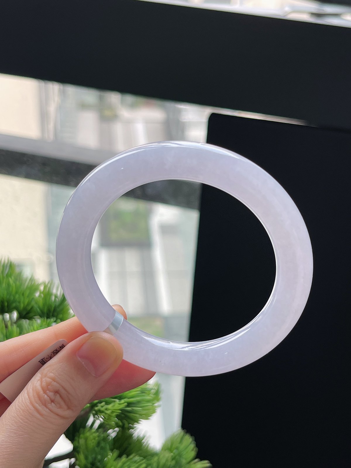 圆镯55.6圈口，翡翠冰糯种淡紫色手镯