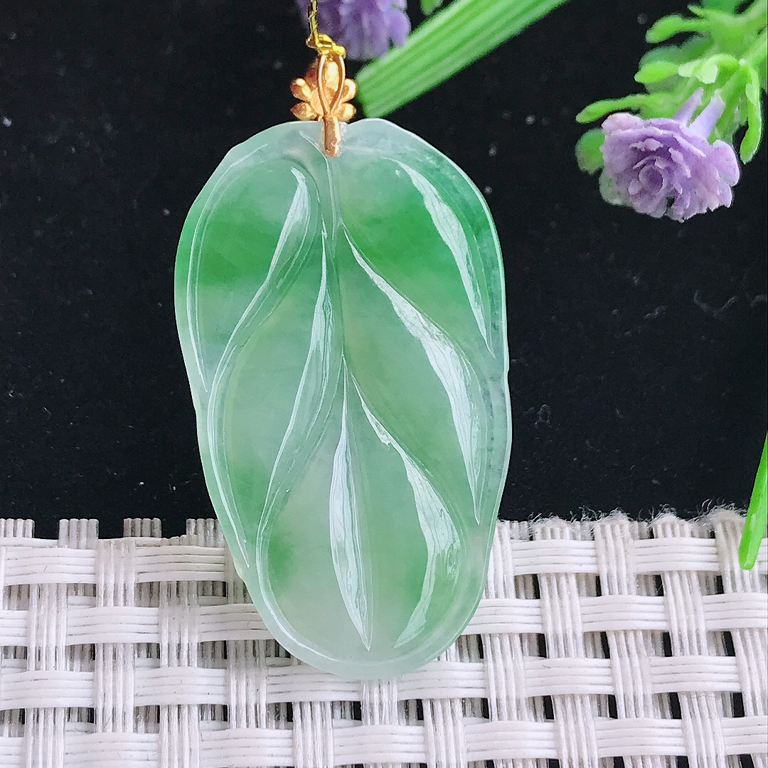 实拍A货翡翠35/21/3.8老坑18k金镶嵌冰阳绿叶子吊坠翡翠玉挂件