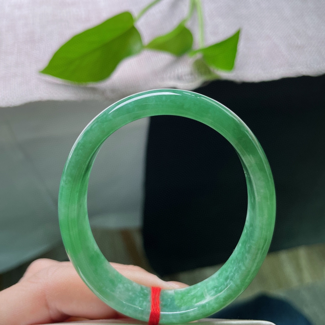 56.8（47.8）/12.7/6.2，绿底贵妃，满色洋溢着青春与活力，光芒万丈，有纹