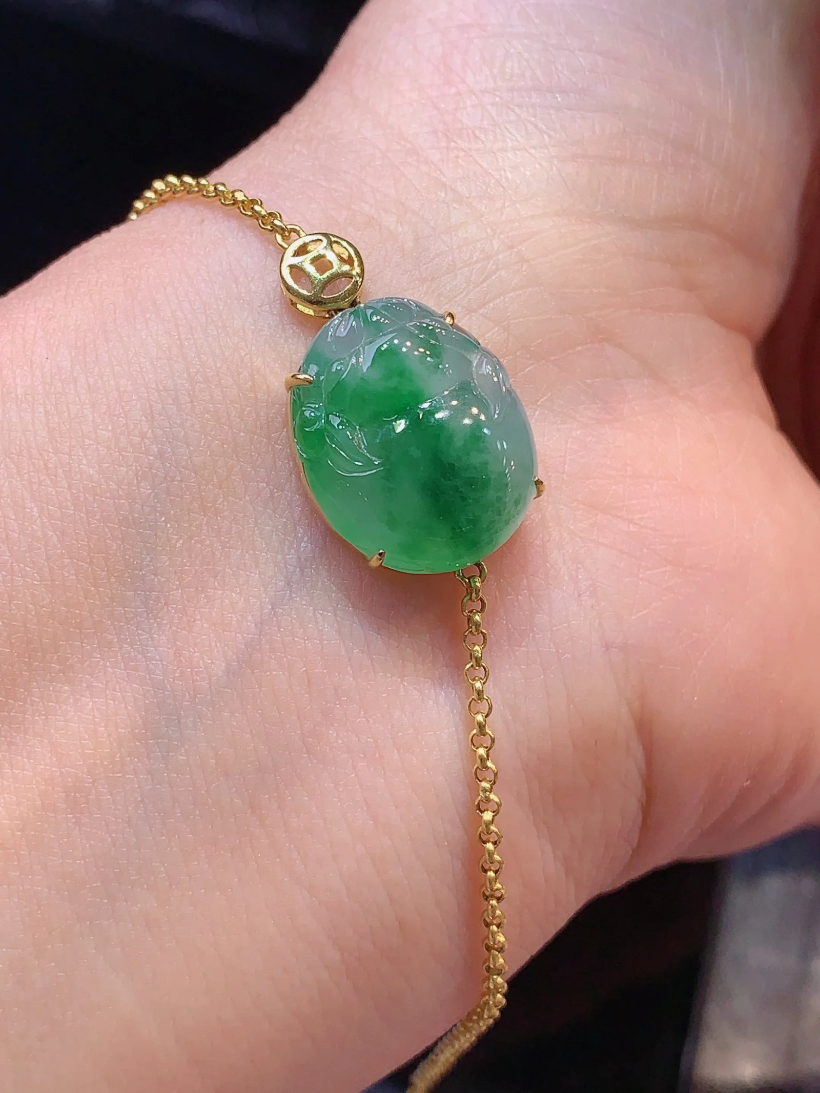 18k金镶嵌飘绿貔貅手链 玉质细腻 色泽艳丽 整体尺寸16.8*14.2*6m1