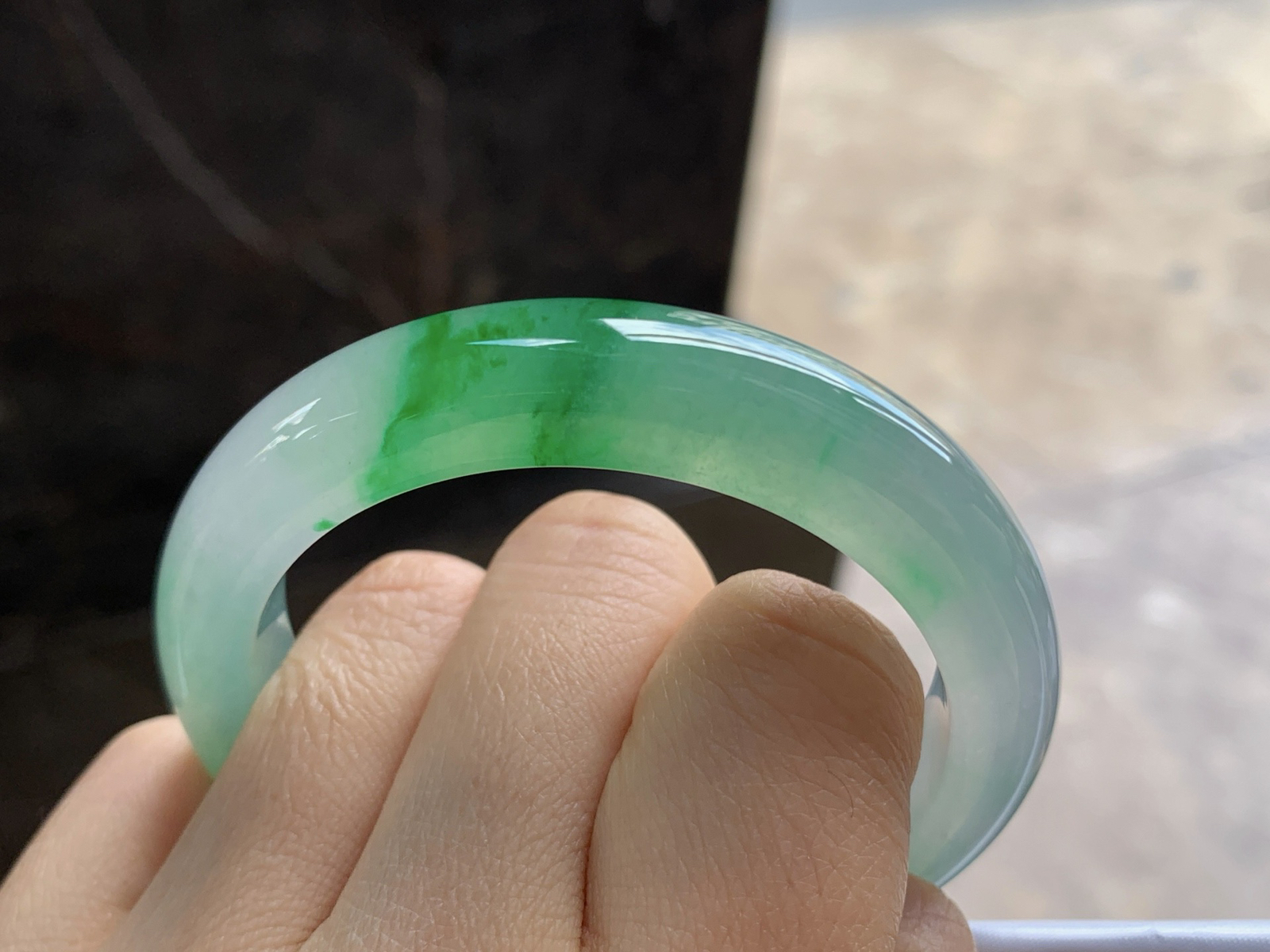 51-11.5-8.1

冰种带色手镯^_^鲜艳 亮眼 种水好