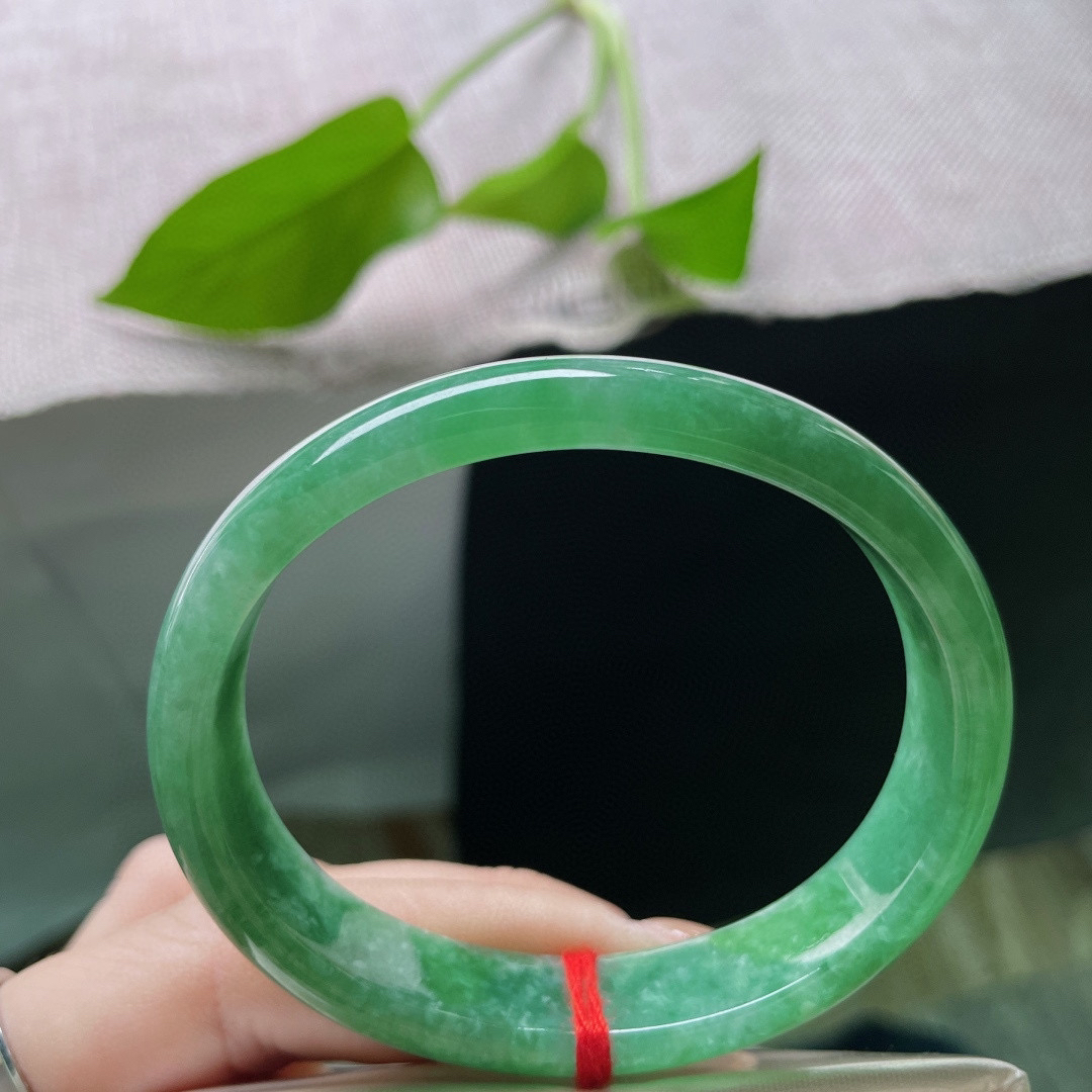 56.8（47.8）/12.7/6.2，绿底贵妃，满色洋溢着青春与活力，光芒万丈，有纹