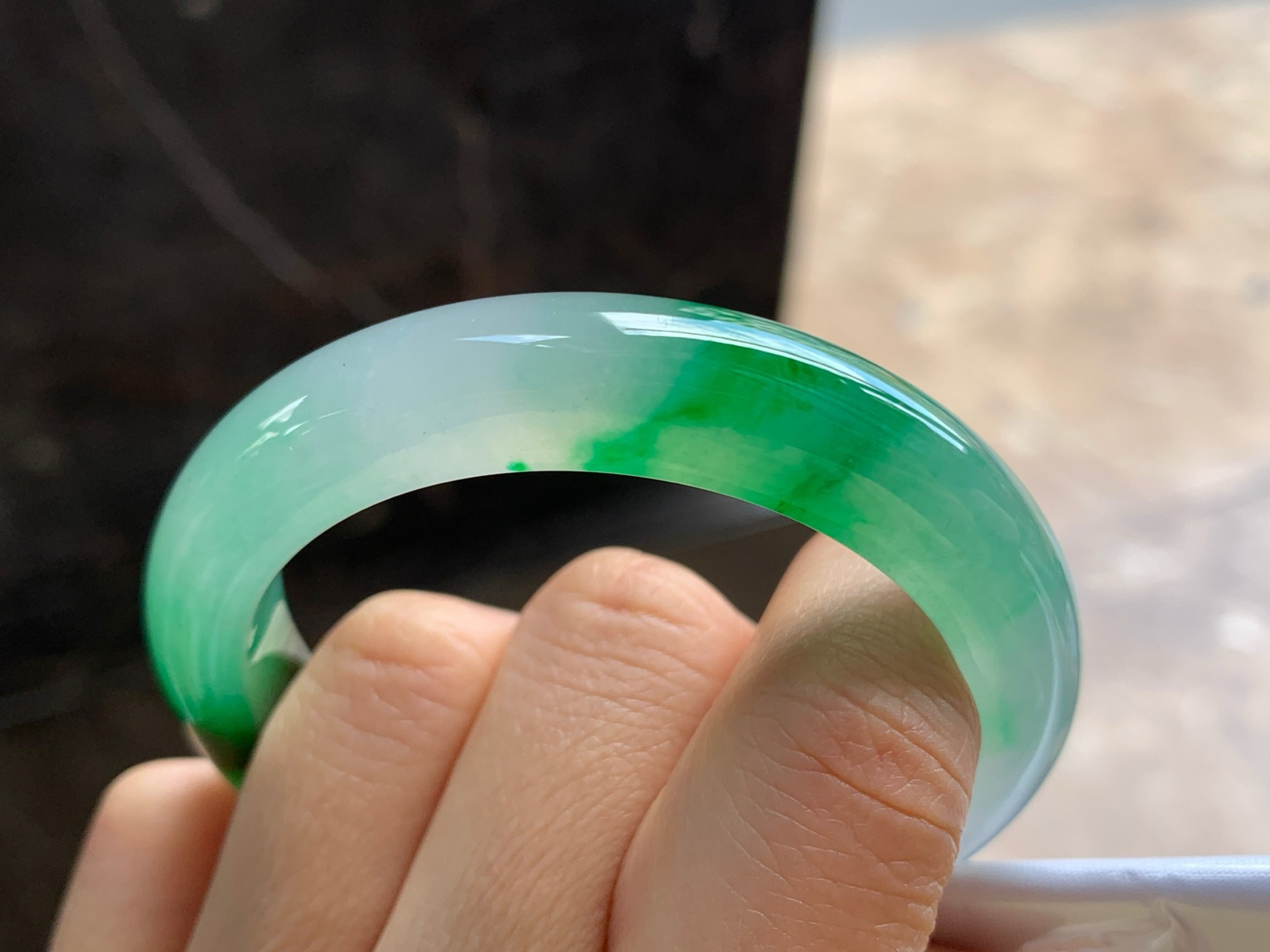 51-11.5-8.1

冰种带色手镯^_^鲜艳 亮眼 种水好