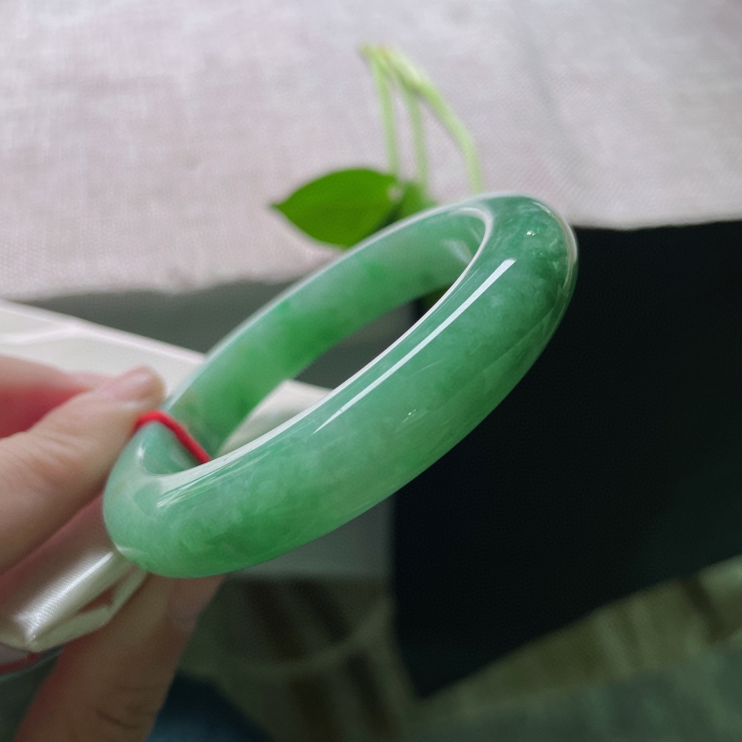 55.8/12/9.2完美，洒金，镯型超好