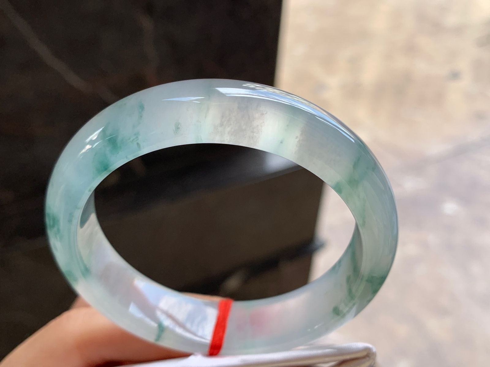 57-14.6-8.2

高冰蓝花手镯^_^透亮