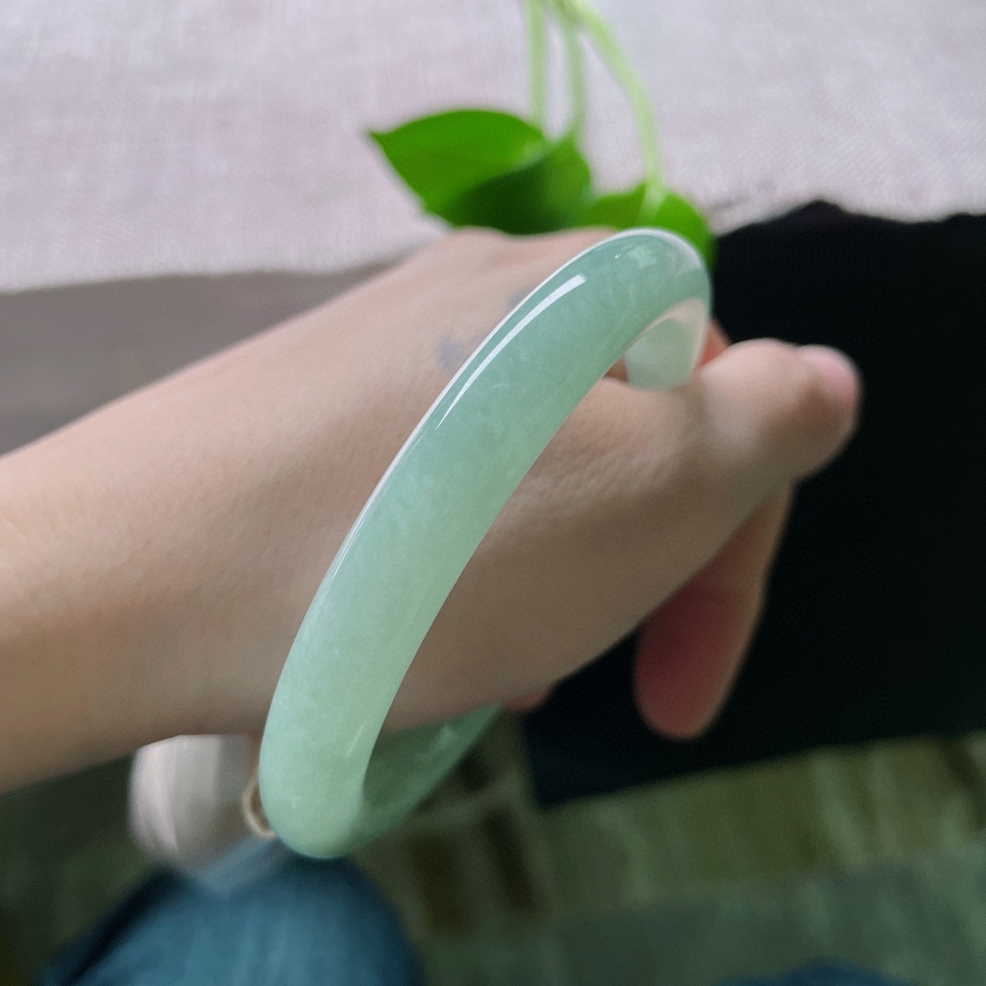 58.9/9.7，晴绿圆条，无暇