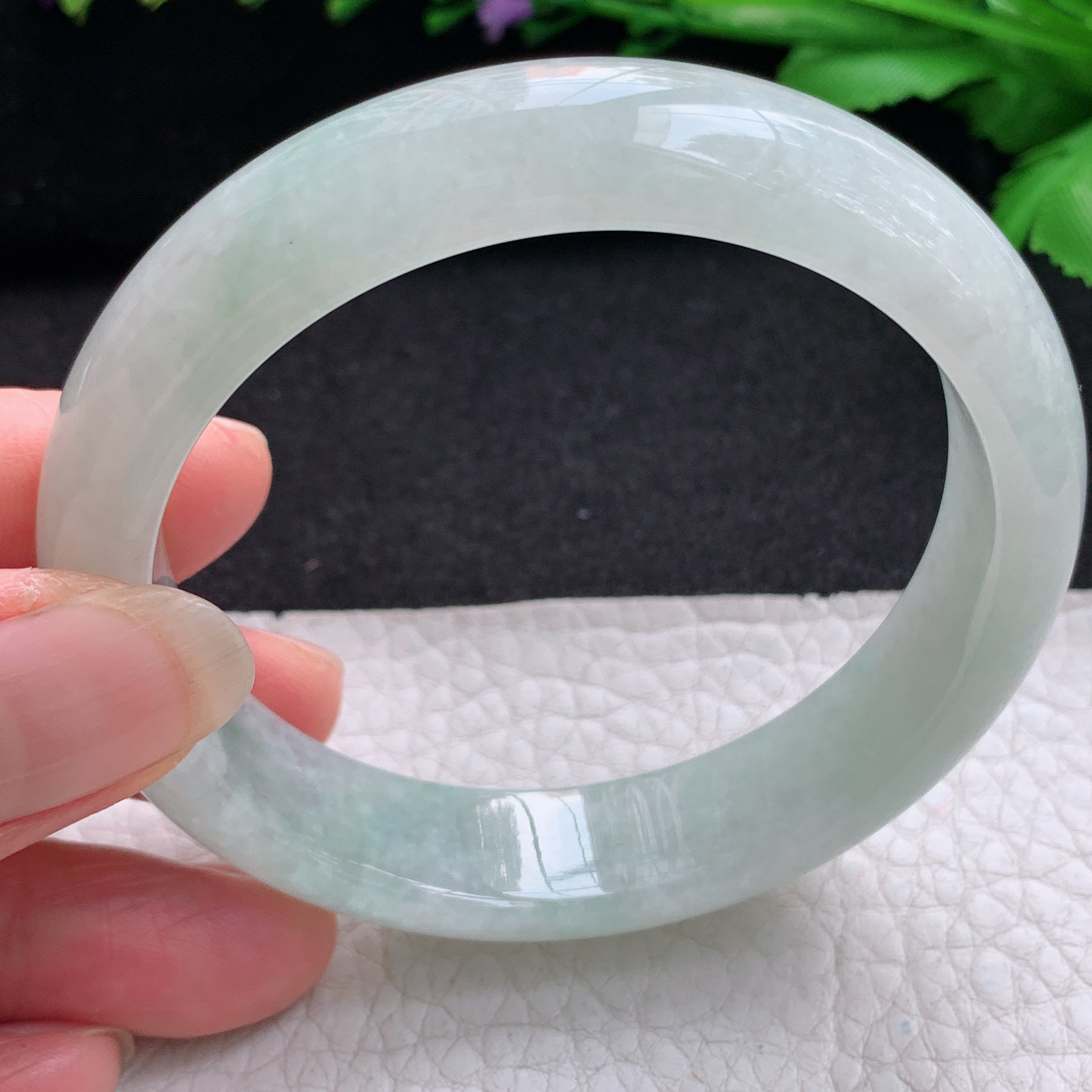 z实拍56*13.6*8平安镯 缅甸翡翠A货玉手镯精美浅绿正圈玉手镯