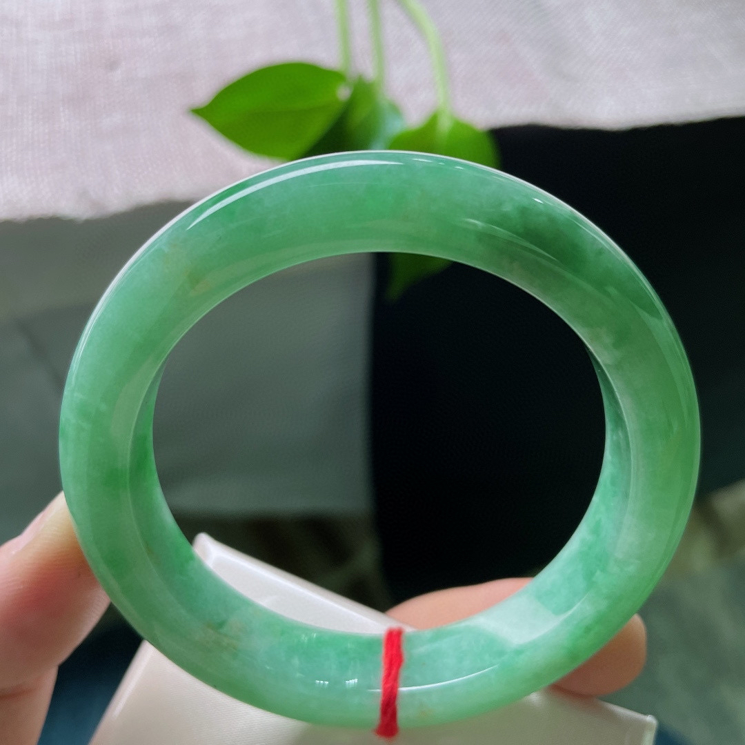 55.8/12/9.2完美，洒金，镯型超好