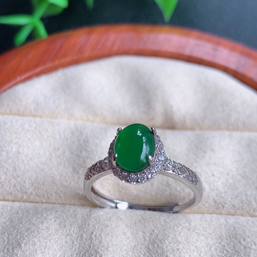 冰润满绿精美环形翡翠戒指  玉质细腻  冰清玉润  飘花灵动  颜色漂亮  W481.21   内径