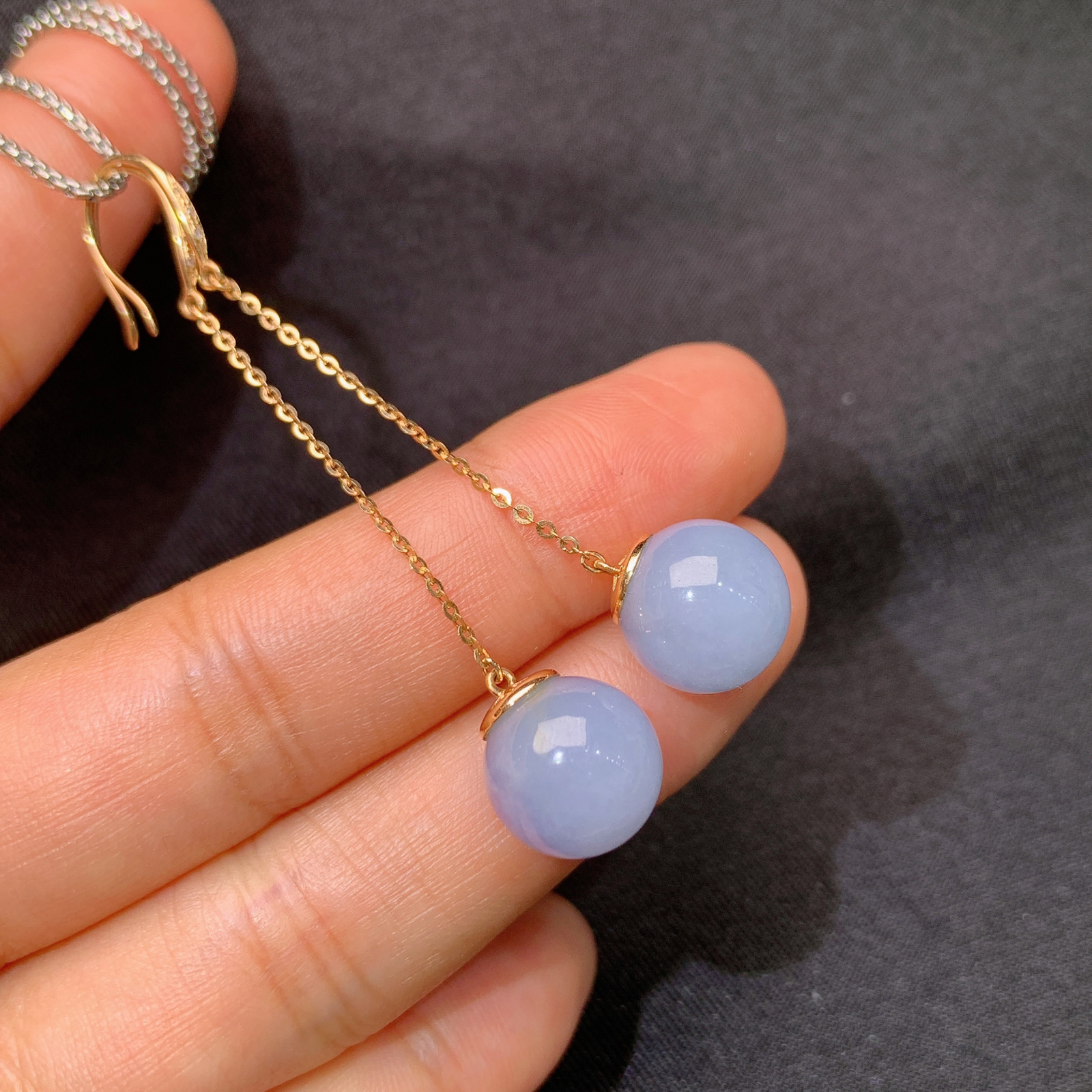 紫罗兰圆珠耳坠，18k金镶嵌，温润细腻，颜色鲜艳，By1 直径10.7