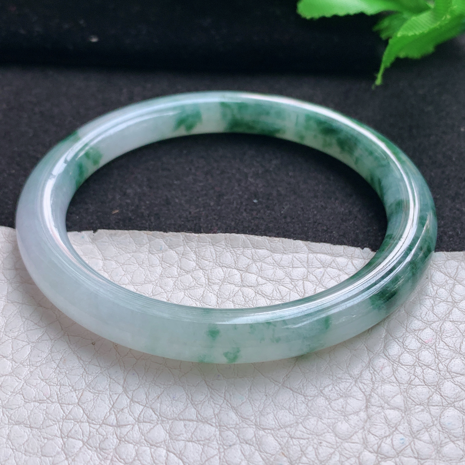 ax实拍58*7.8*8.2为人镯 缅甸翡翠A货玉手镯精美冰飘花圆条玉手镯