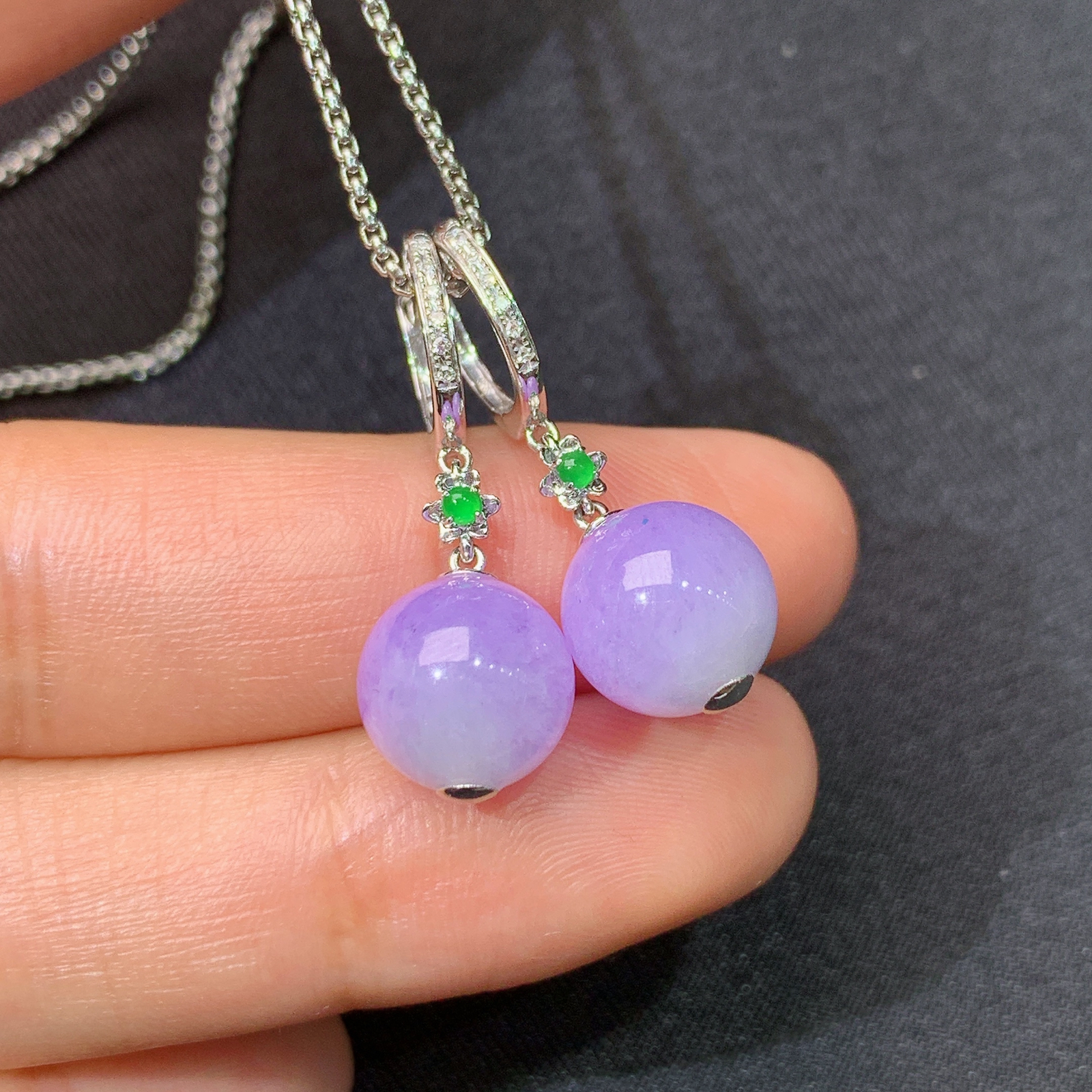 冰紫罗兰圆珠耳坠，18k金镶嵌，温润细腻，颜色鲜艳，Xyg  尺寸9.6