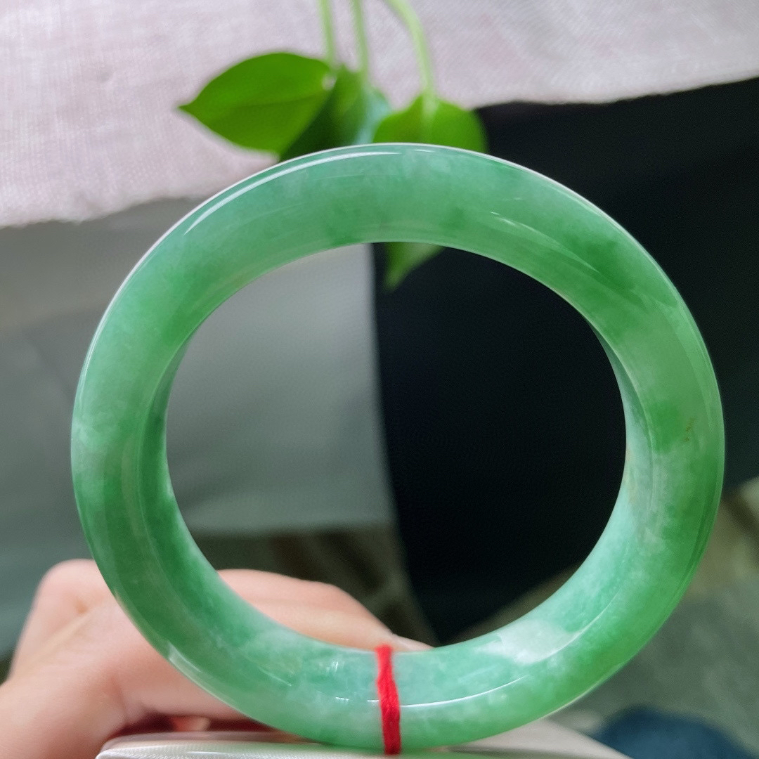 55.8/12/9.2完美，洒金，镯型超好