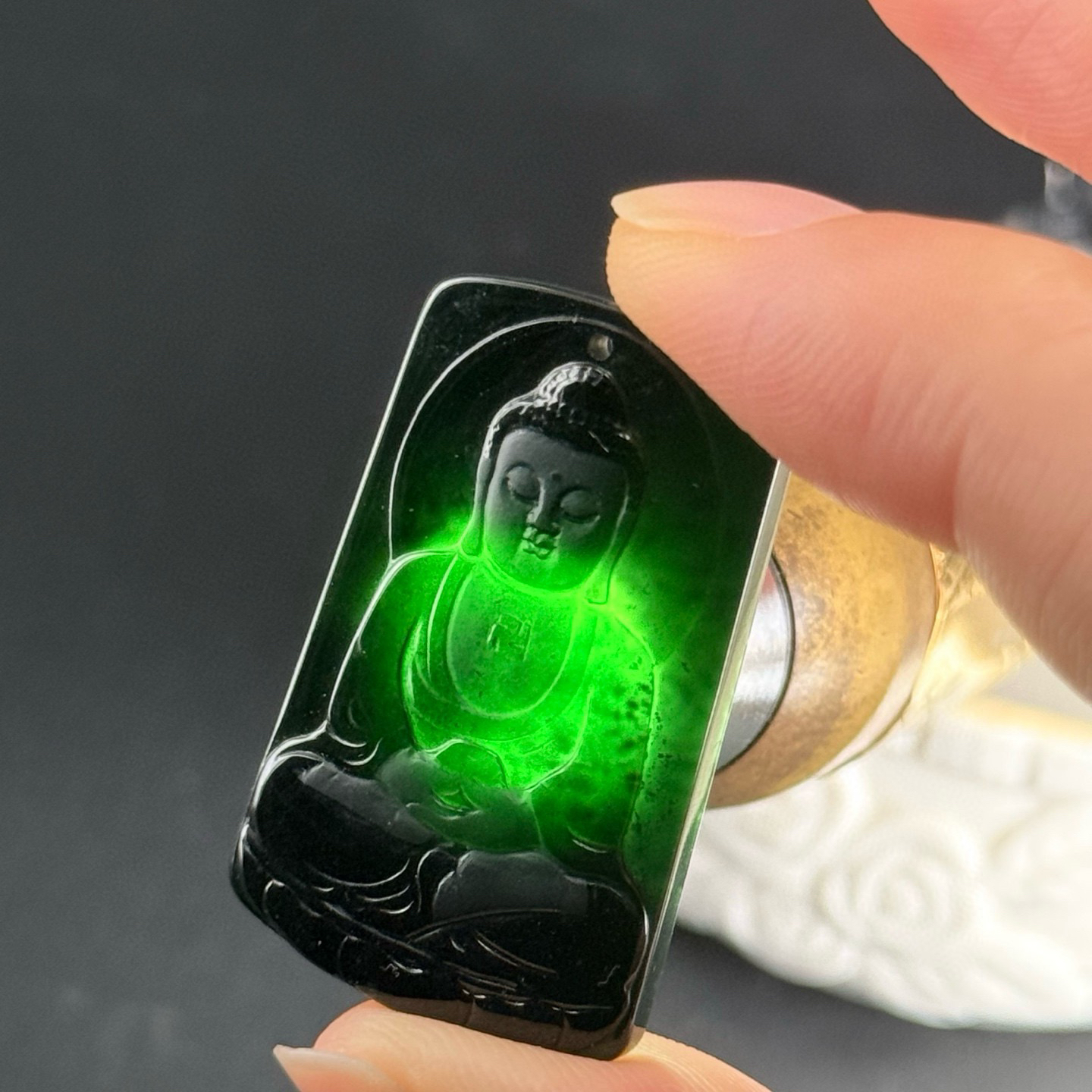 精品墨翠大日如来 尺寸34.4