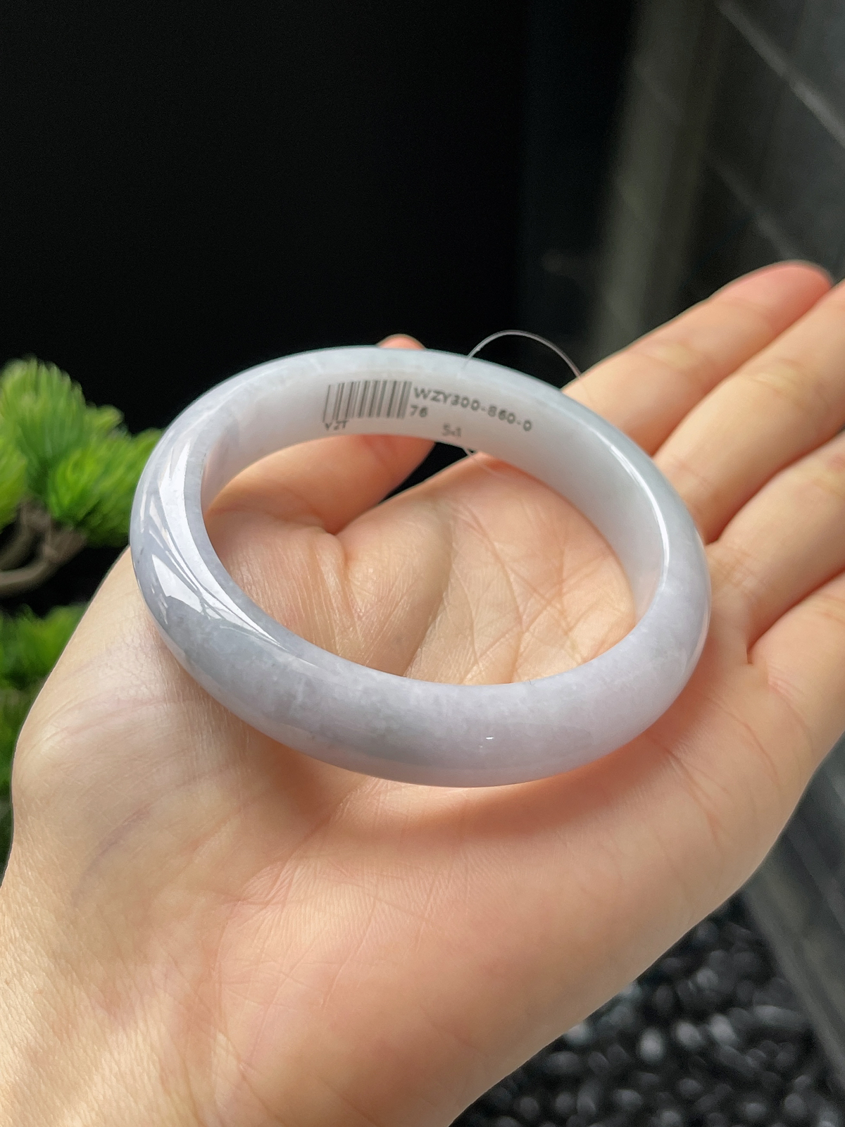 正圈54圈口，翡翠糯化种淡紫色手镯