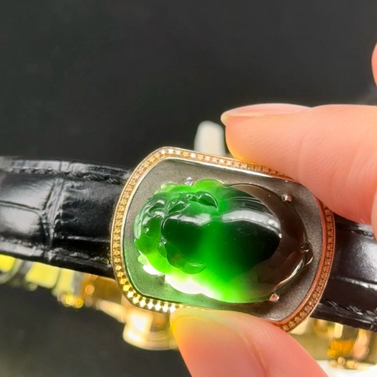 精品18k墨翠手环 种好色正 黑度极好 打灯通透 油性十足 尺寸22