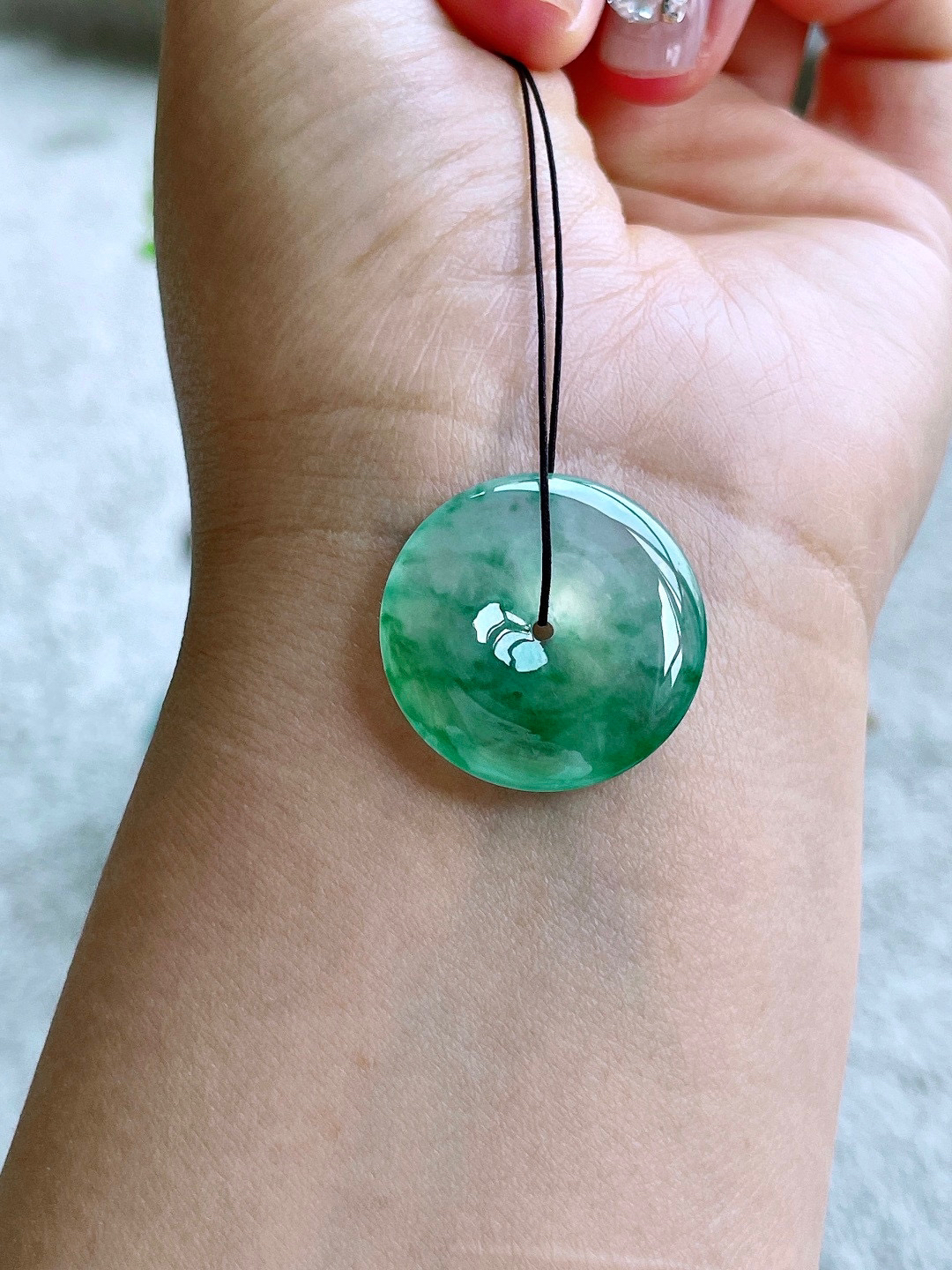 冰飘花平安扣吊坠
无纹裂